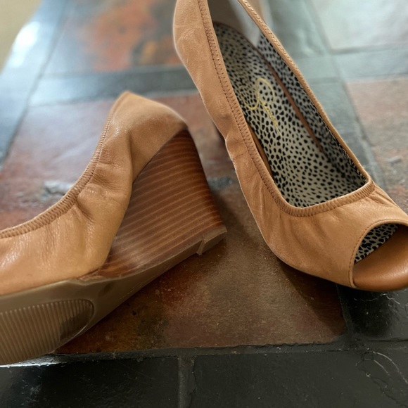 Jessica Simpson Open Toe, 3-3/4" wooden wedge heels size 11 - Picture 2 of 6